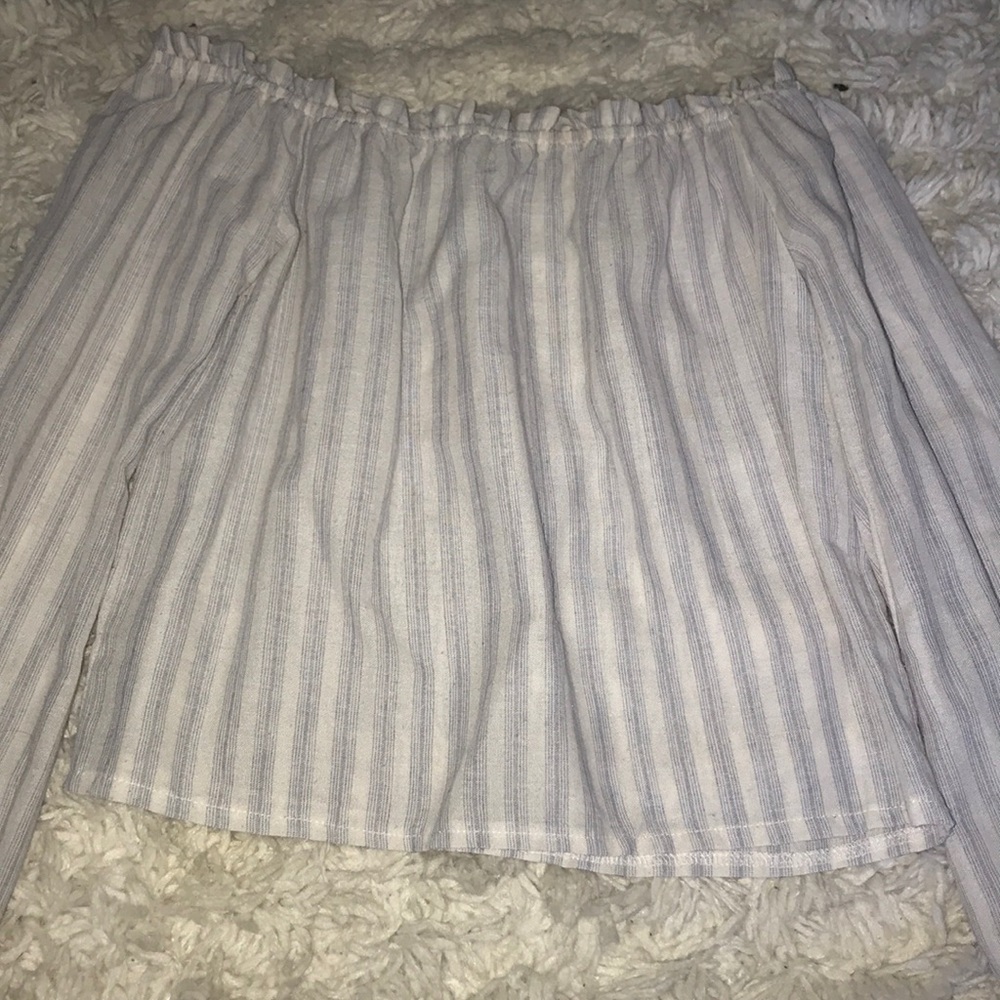 Brandy Melville off the shoulder top